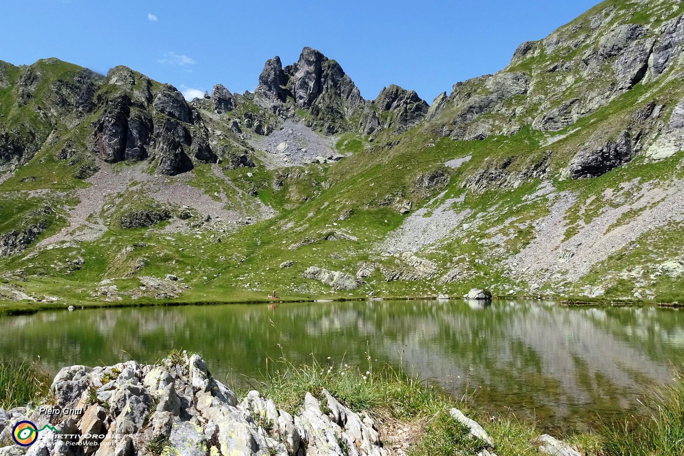 43 Lago di Ponteranica superiore con da sfondo il Valletto.JPG -                                